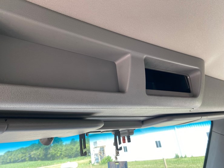 2019-peterbilt-579-image-70
