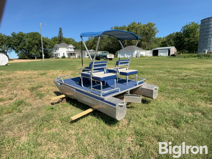 kennedy-10.5’-pedal-powered-pontoon-image-7