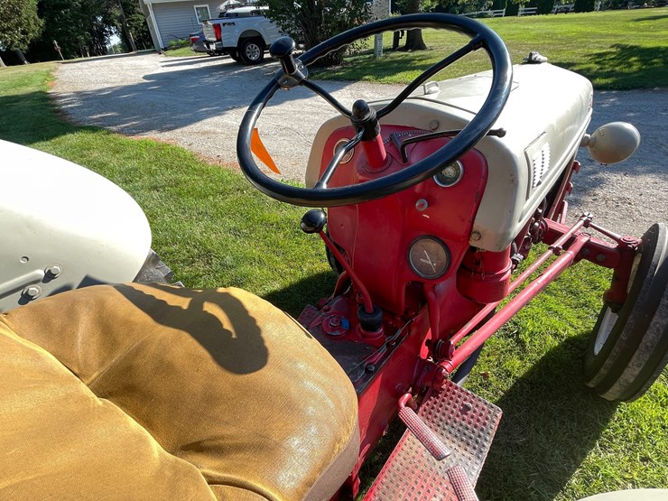 1952-ford-8n-image-18