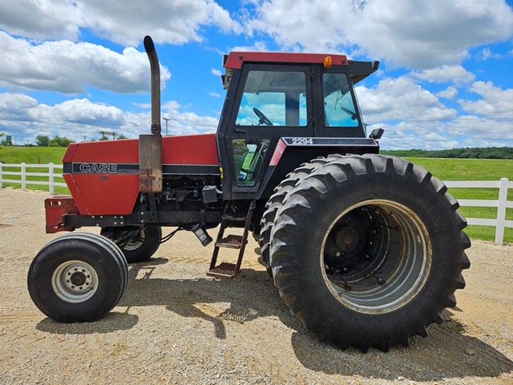 1984-case-ih-2294-image-2