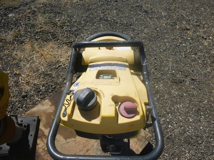 2019-bomag-bt65-image-8