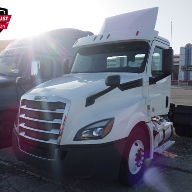2020 FREIGHTLINER CASCADIA 126