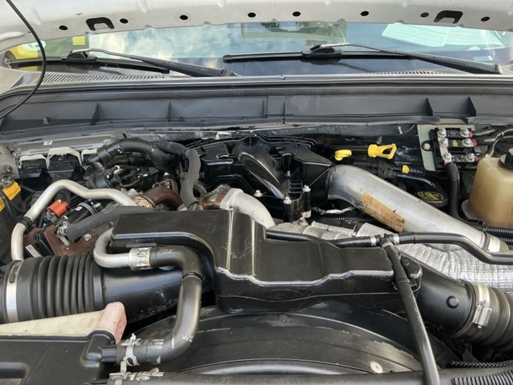 2015-ford-f550-image-14