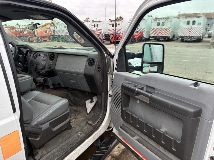 2014-ford-f250-xl-image-14