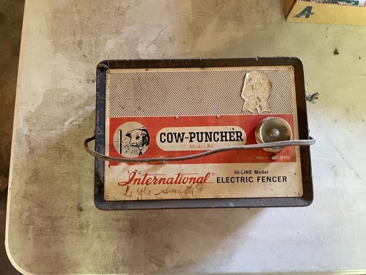 international-electric-fencer-image-1