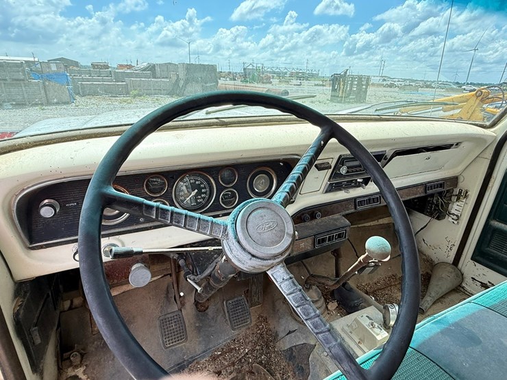 ford-f600-image-39