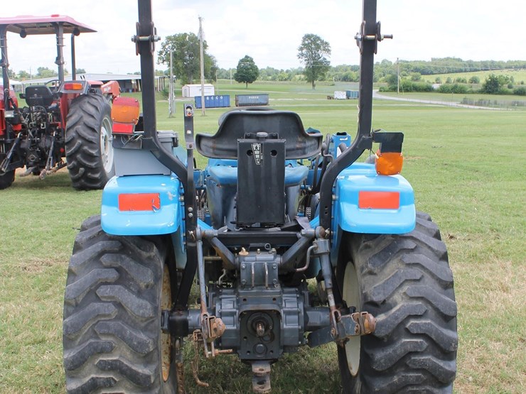 new-holland-tractor-8804-image-10