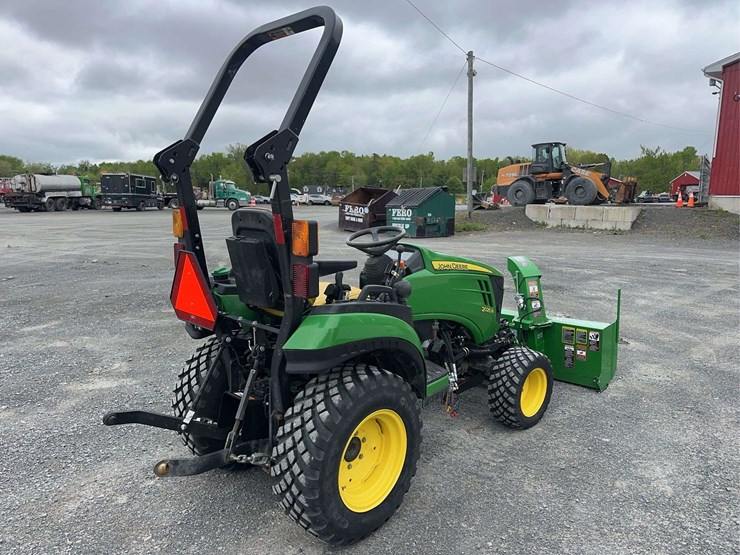 2025-john-deere-2025r-image-5