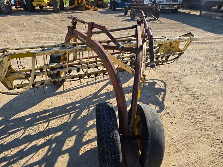 new-holland-258-image-10