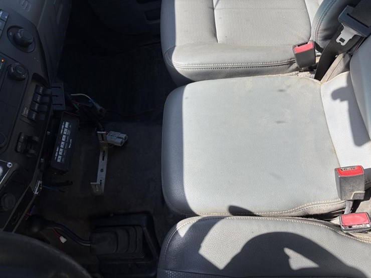 2014-ford-f350-xl-image-16