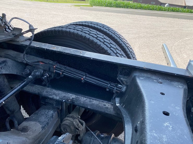 2019-peterbilt-579-image-20