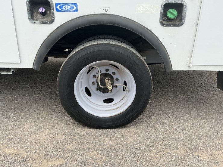 2016-ford-f550-image-8