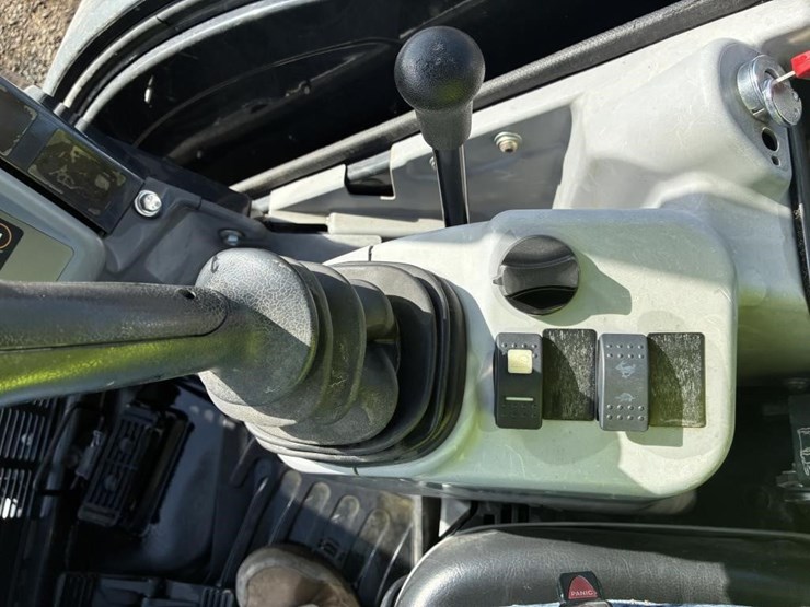 2023-deere-35g-image-27