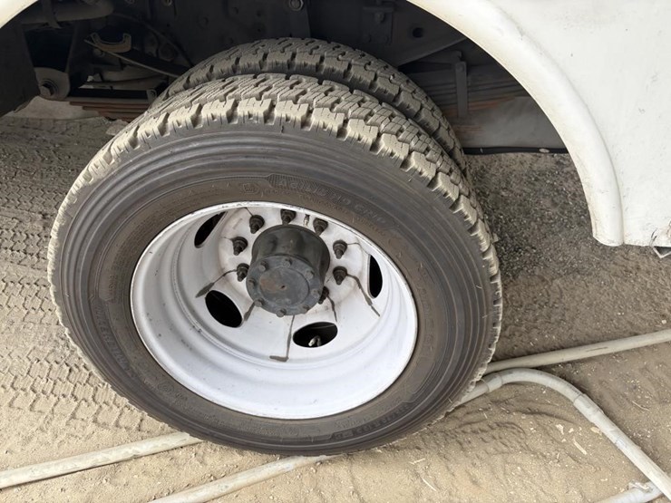 2015-ford-f550-xlt-image-5