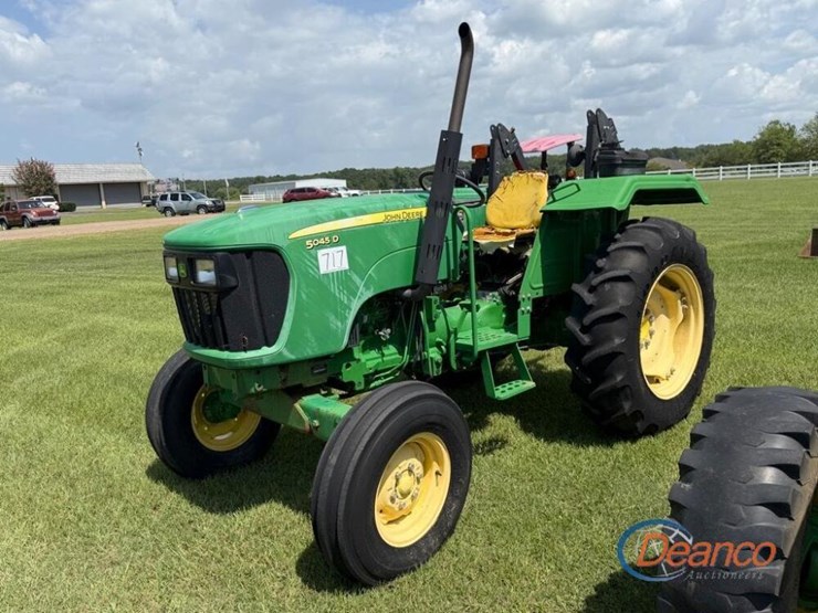 2012-john-deere-5045d-image-16