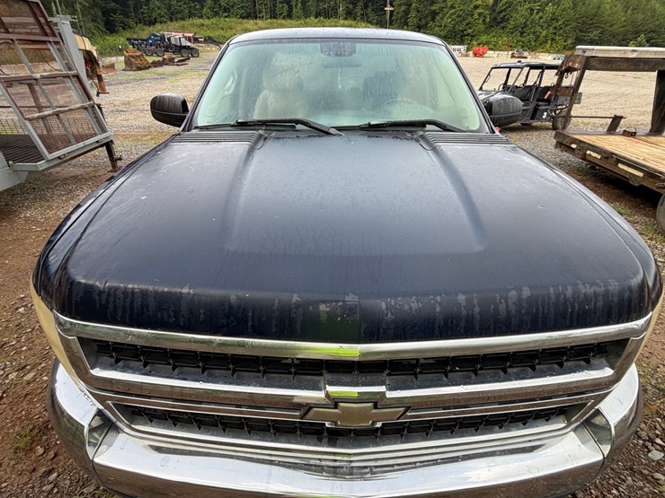 2010-chevrolet-2500-image-9