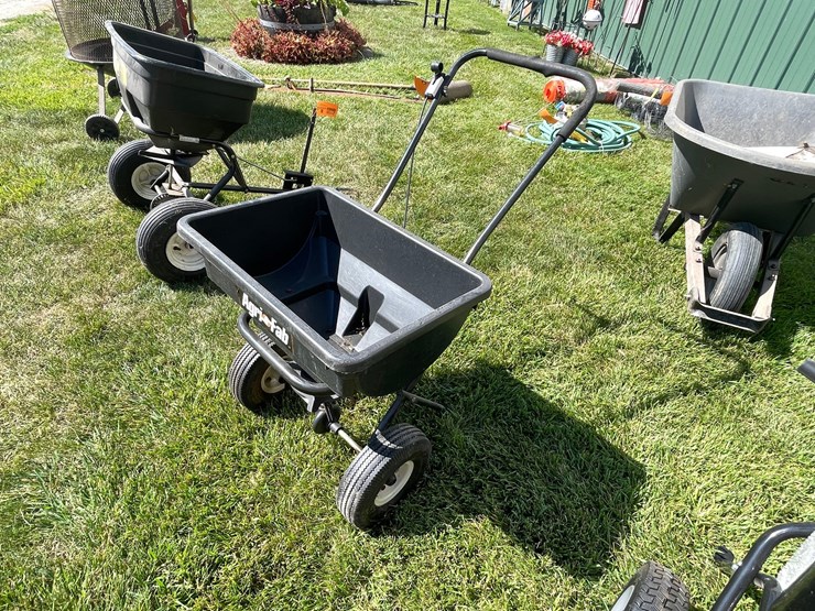 #2157-•-agri-fab-yard-spreader-image-1