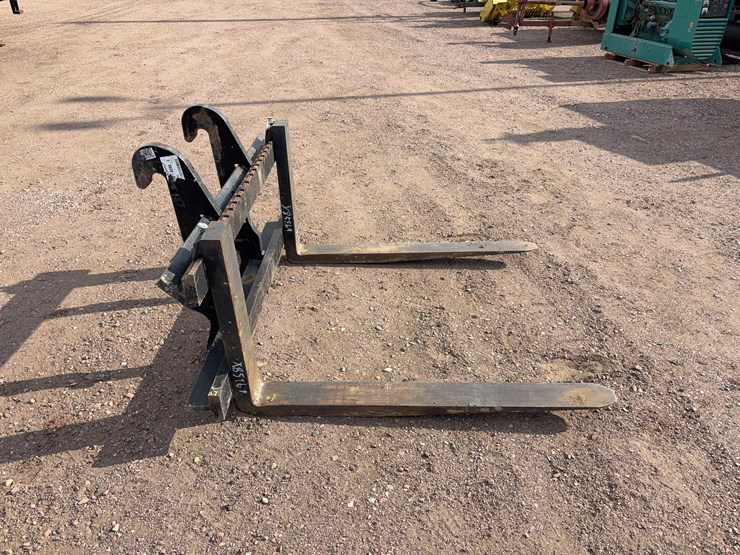 caterpillar-forks-image-3
