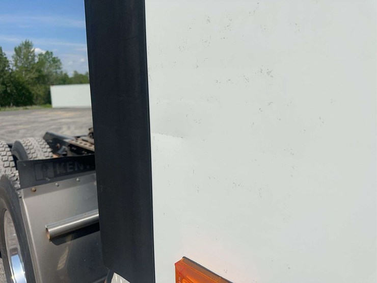 2022-kenworth-t680-image-15