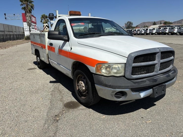 2005-dodge-ram-2500-image-2