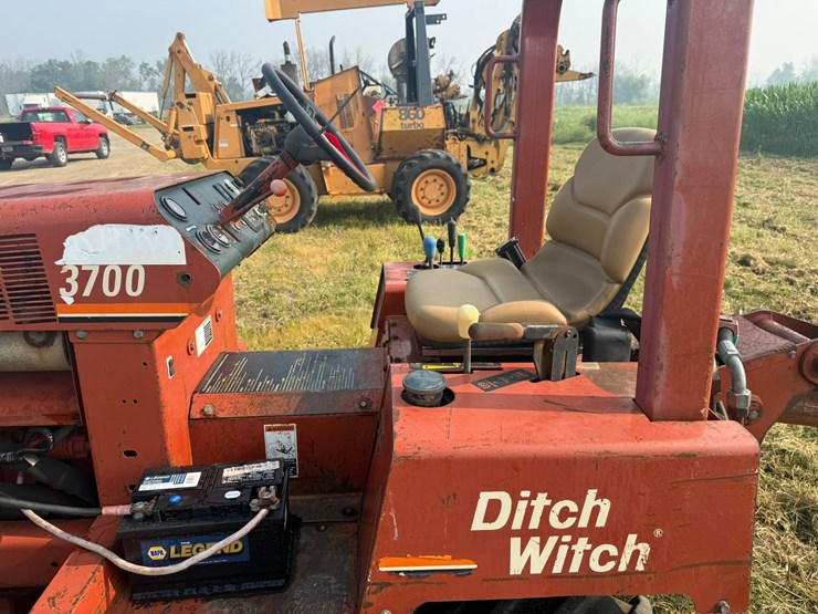 ditch-witch-3700dd-image-25
