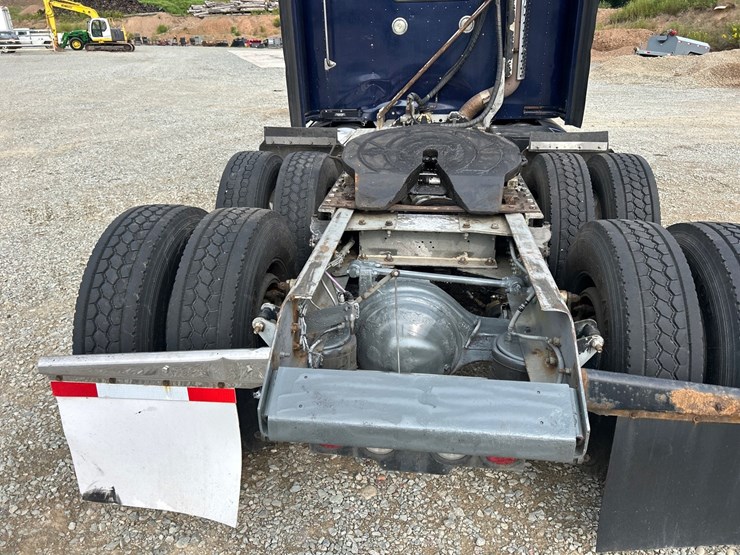 2017-kenworth-t660-image-16