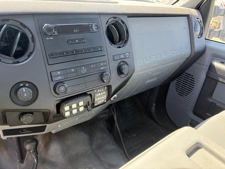2011-ford-f250-xl-image-19