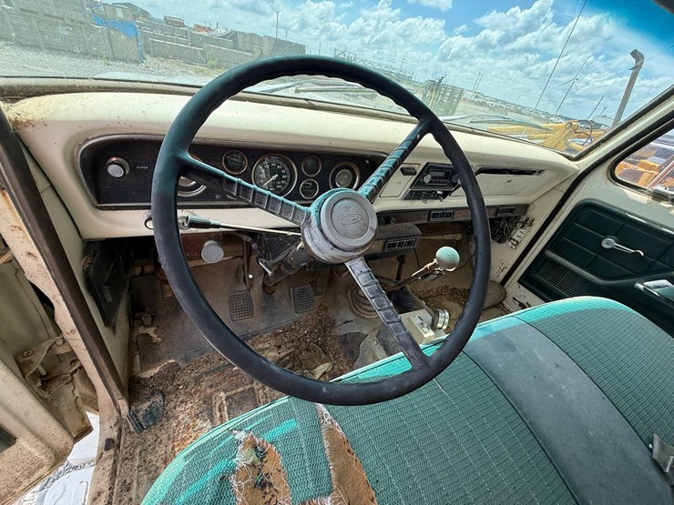 ford-f600-image-33