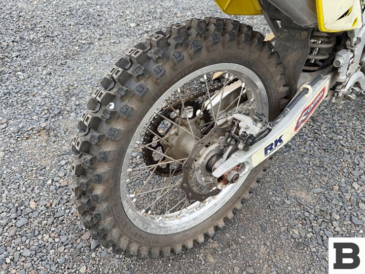 2012-suzuki-rmz450-competition-dirt-bike-image-13