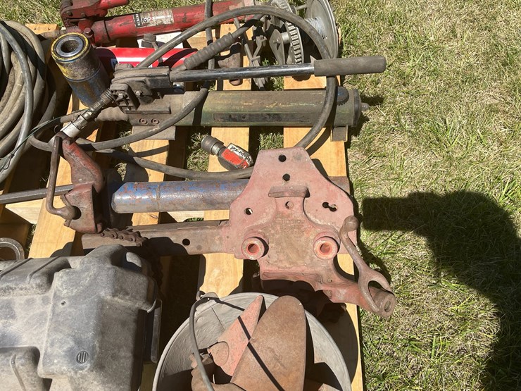 #2181-•-pallet-of-shop-supplies-image-7