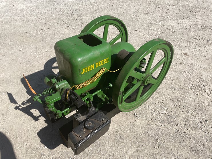 #2115-•-1-1/2-hp-john-deere-model-e-gas-engine-image-5