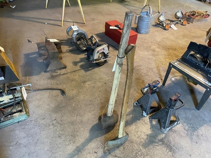 axe-&-hammer-image-1