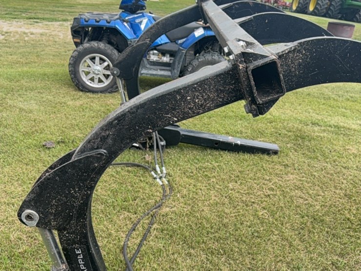 grapple-fork,-like-new,-came-off-new-holland-6070-tractor-and-loader,-would-fit-others-image-8