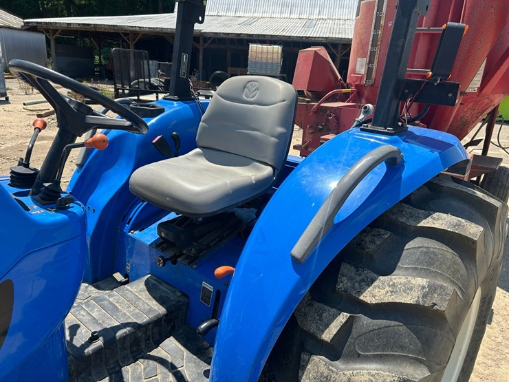 2004-new-holland-tc55da-tractor-image-12
