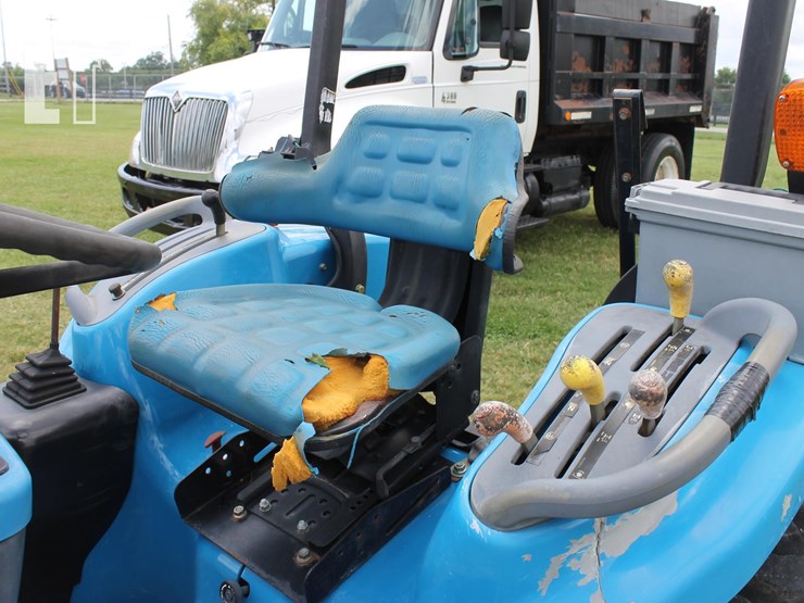 new-holland-tractor-8804-image-7