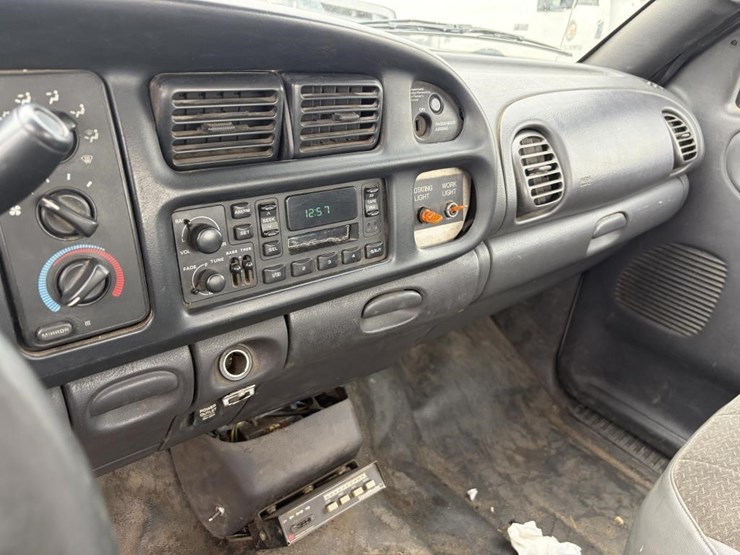 2002-dodge-ram-2500-image-16
