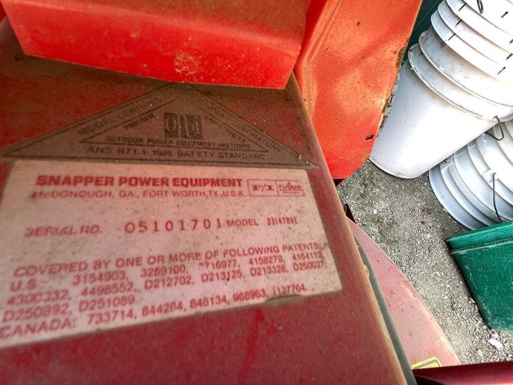 #2108-•-snapper-33"-riding-mower-image-15