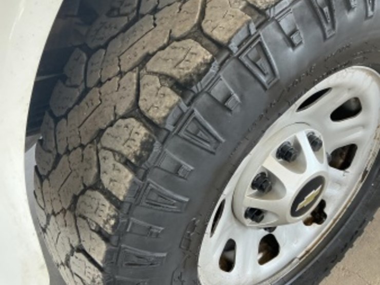 2017-chevrolet-3500hd-image-9