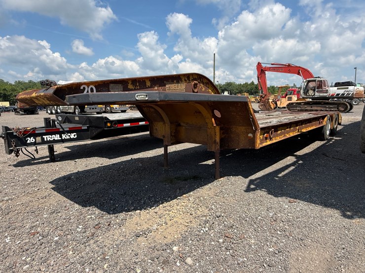 #15-•-1975-phelon-25'-tandem-axle-equipment-trailer-image-1