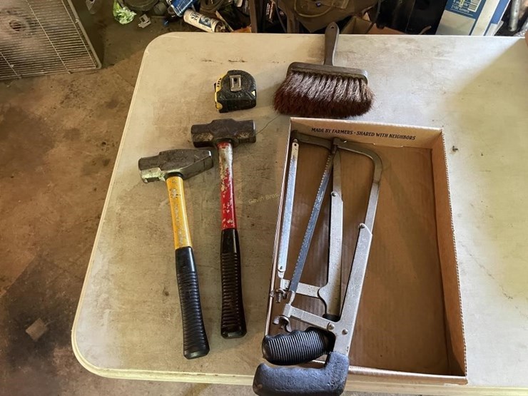 hammers,-saws,-brush-image-1