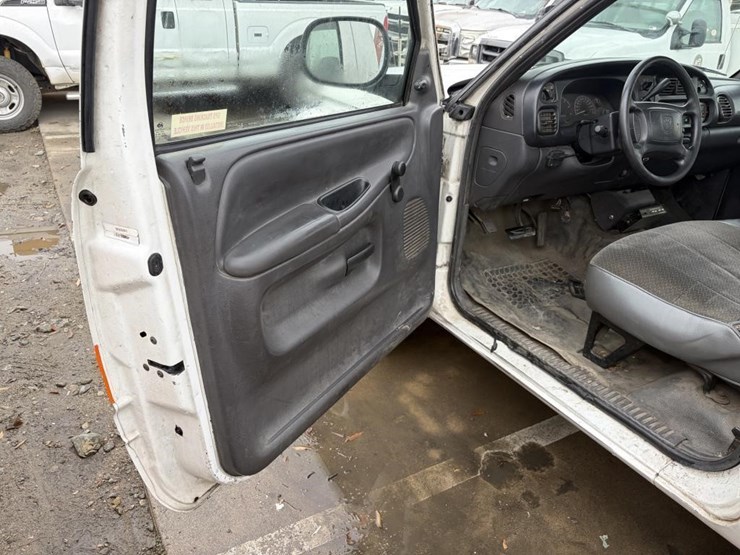 2002-dodge-ram-2500-image-12