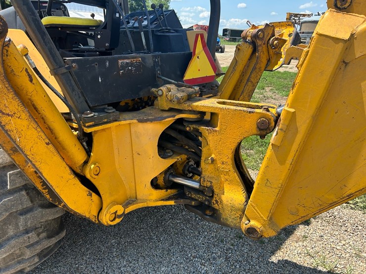john-deere-610b-backhoe-image-30