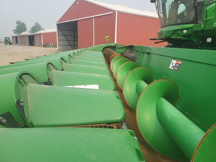 2014-john-deere-612c-corn-head---field-ready-image-16