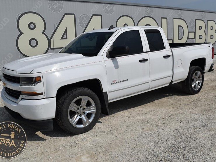 2017-chevrolet-silverado-1500-image-9