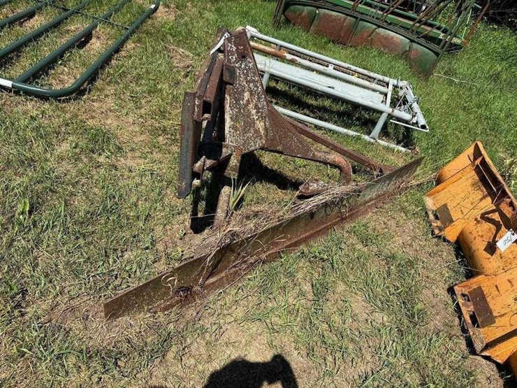 skidsteer-mount-silage-pusher-image-3