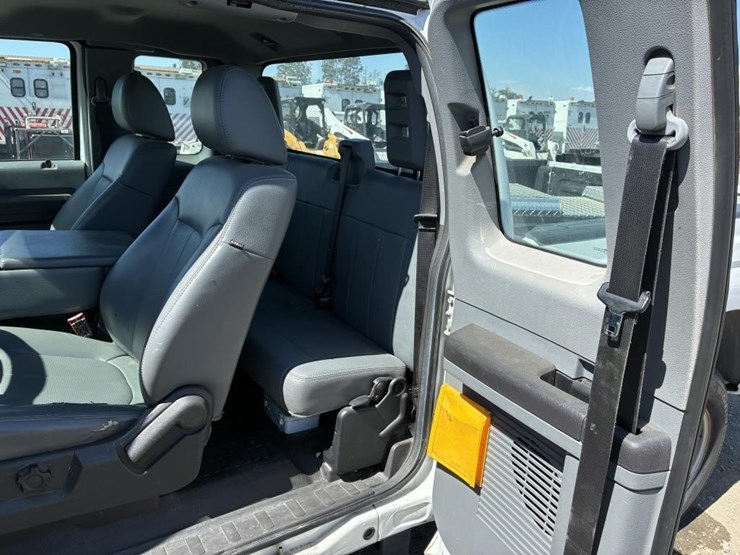 2011-ford-f250-xl-image-14