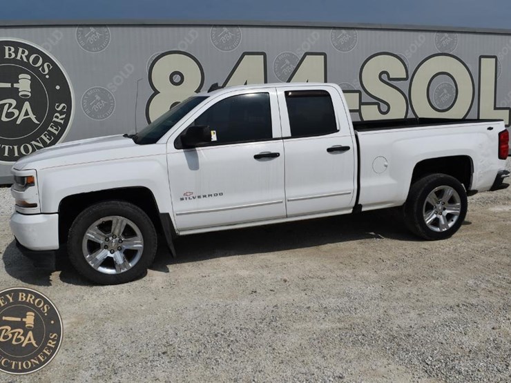 2017-chevrolet-silverado-1500-image-11