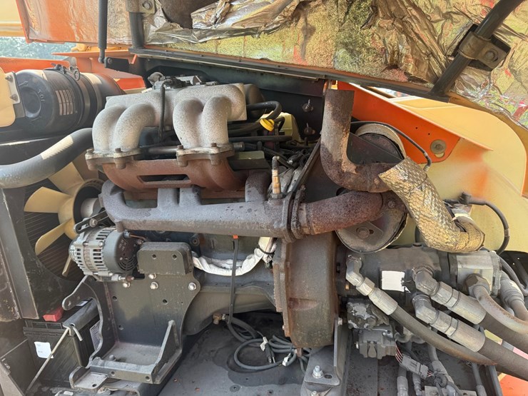 2012-jlg-600aj-image-32