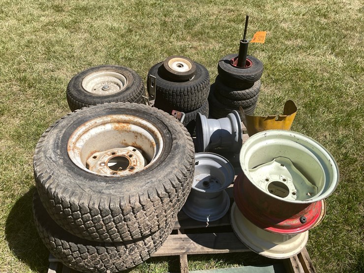 #2182-•-pallet-of-lawn-tractor-tires-image-3