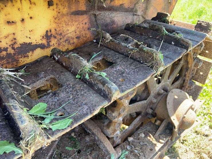 caterpillar-twenty-image-32